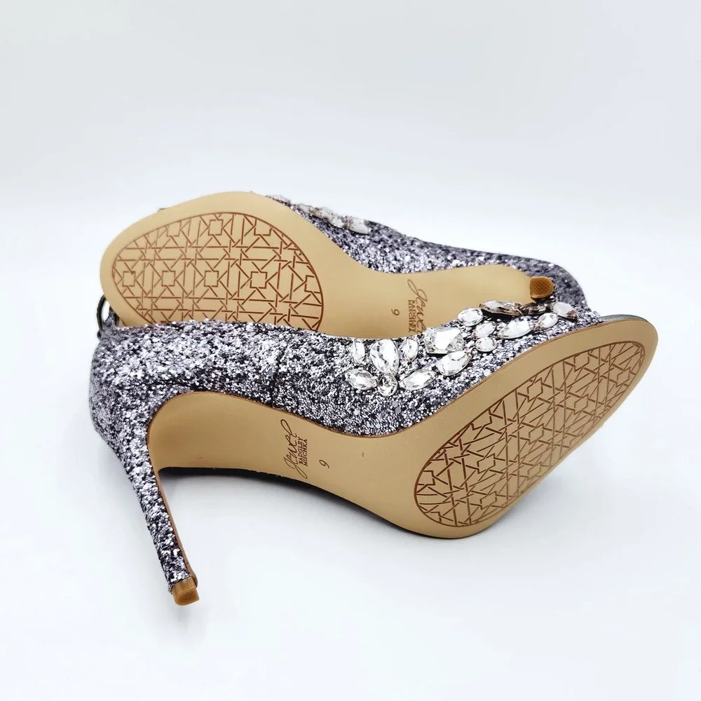 Badgley Mischka Women Silver Crystal Embellished T-Strap Heeled Pumps Size 9_9